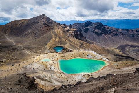 Walk New Zealand's Tongariro Crossing - Summer Tours