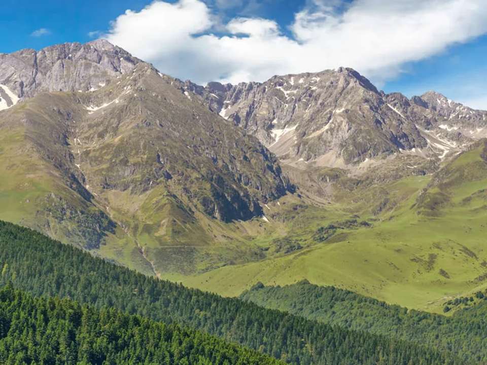 Walking in the Pyrenees - undefined - Image 4