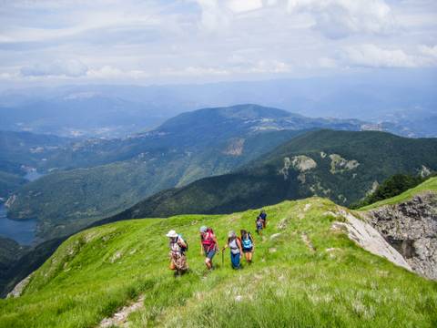 Europe Travel Deals: Walking In Tuscany
