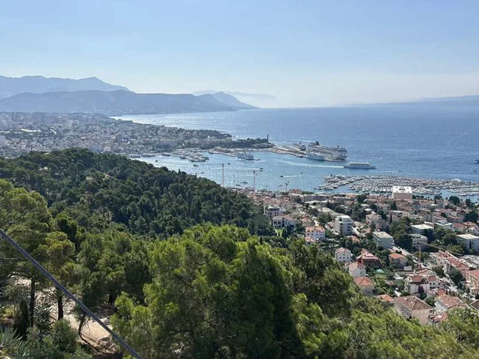 Image 7 of 17