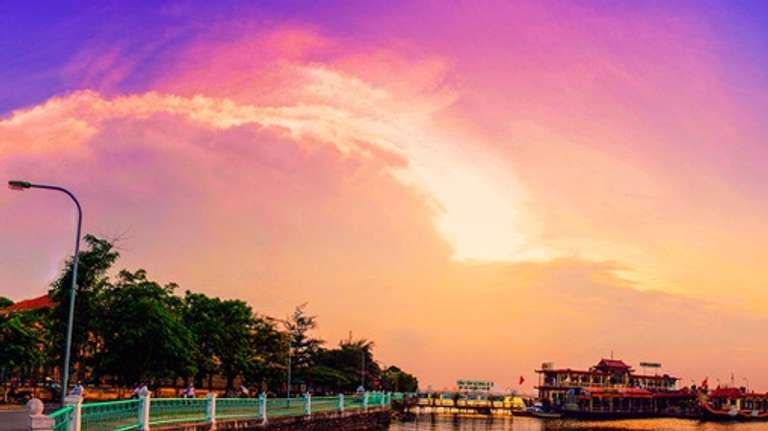 West Lake Route of Hanoi on Motorbike - Half Day trip - alternative tour available