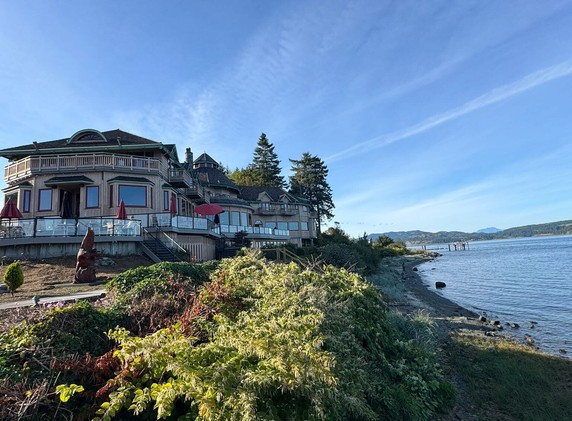 Image 3 of 20