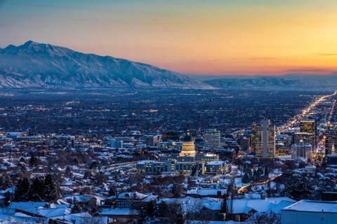 Adventure And Sport Tour: Winter Grand Teton & Yellowstone - 7 Days