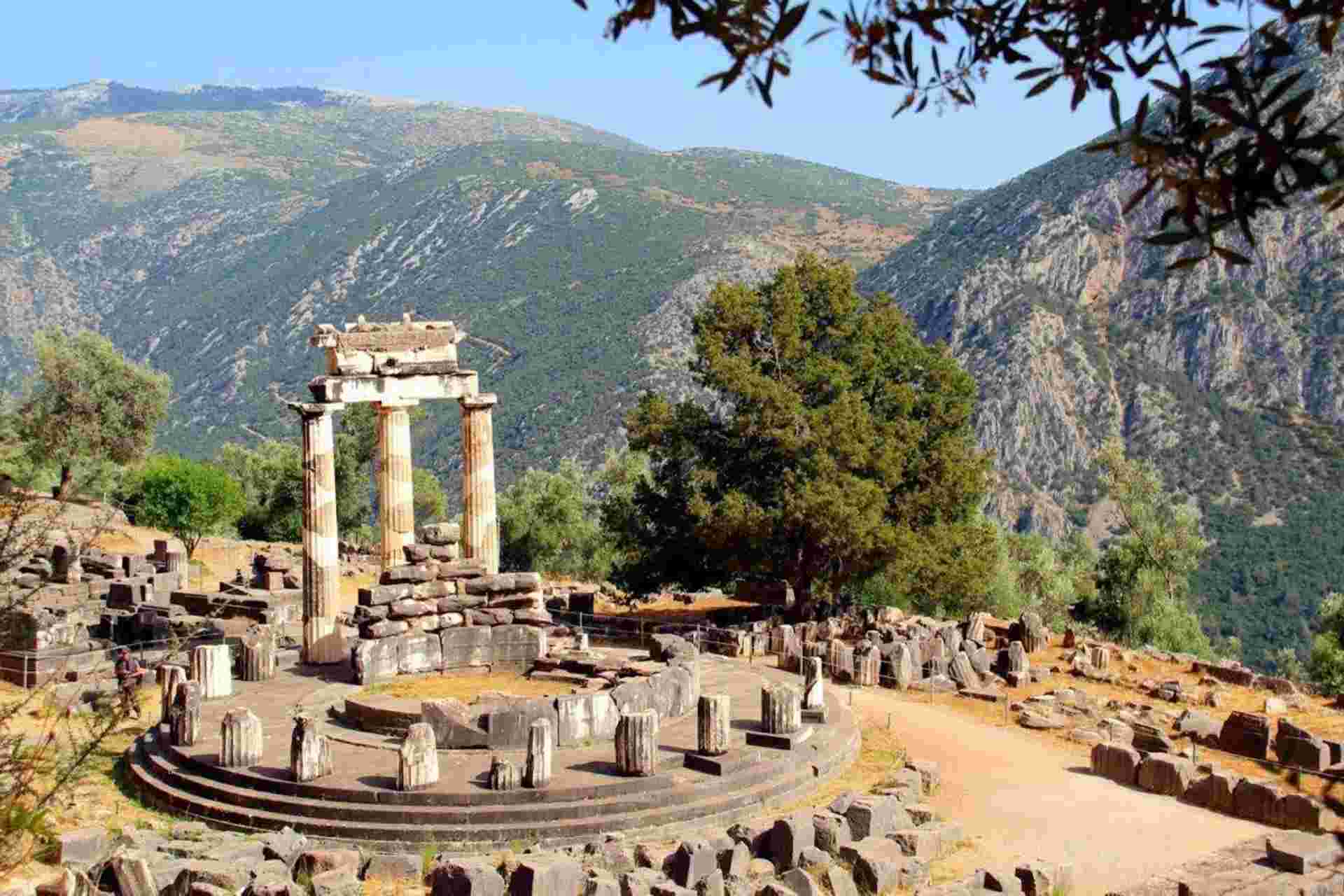 Winter In Greece, Classical Tour Greece Argolis, Olympia, Delphi, Meteora, Spanish-speaking Guide