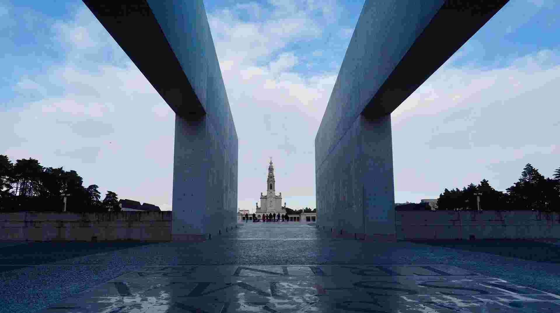 Best Fátima, Óbidos, Nazaré & Batalha Tour From Lisbon