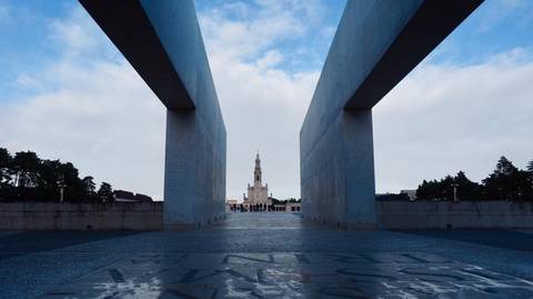 Best Fátima, Óbidos, Nazaré & Batalha Tour From Lisbon - April 2026