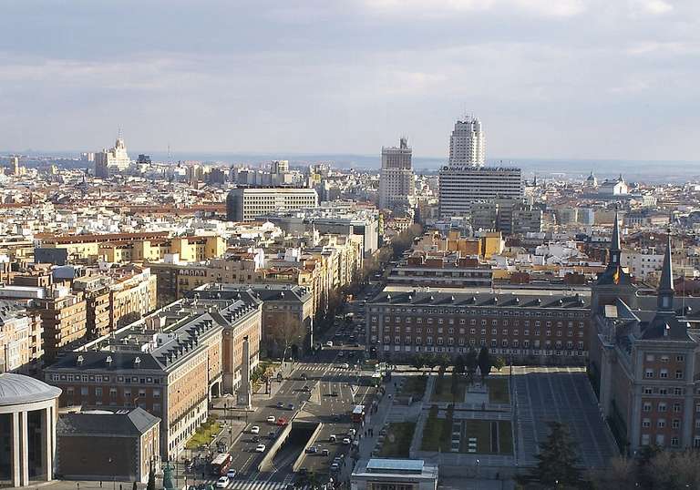 Lisbon Sightseeing Tour: Wonders of Lisbon, Madrid and Barcelona