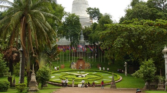 Image 2 of 7