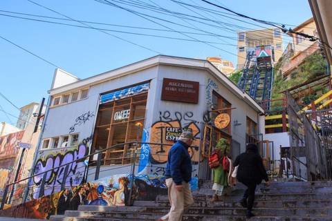 Chile Guided And Escorted Tours: World Heritage City Tour In Valparaiso