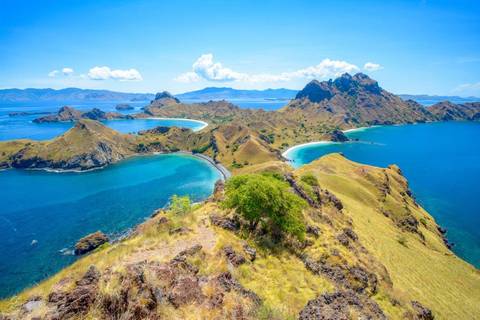 Indonesia Guided And Escorted Tours: World's Natural Wonders, Private Tour