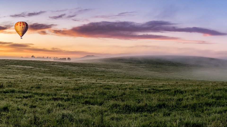 Yarra Valley Sunrise Hot Air Balloon Flight - Picture This Ballooning - Australia - Image 4