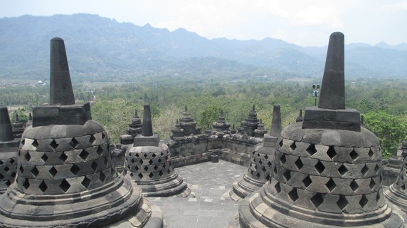 Image 3 of 8