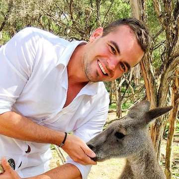 Cameron Kangaroo travel expert