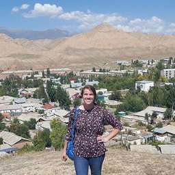 Elise Williams travel expert