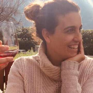 Maria Barciela travel expert