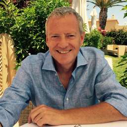Steven Vigor travel expert