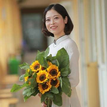 Tran Thu Ha travel expert