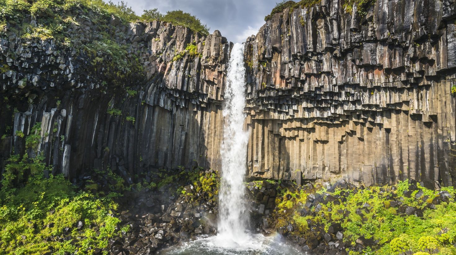Best Waterfalls in Iceland consists of Svartifoss waterfall