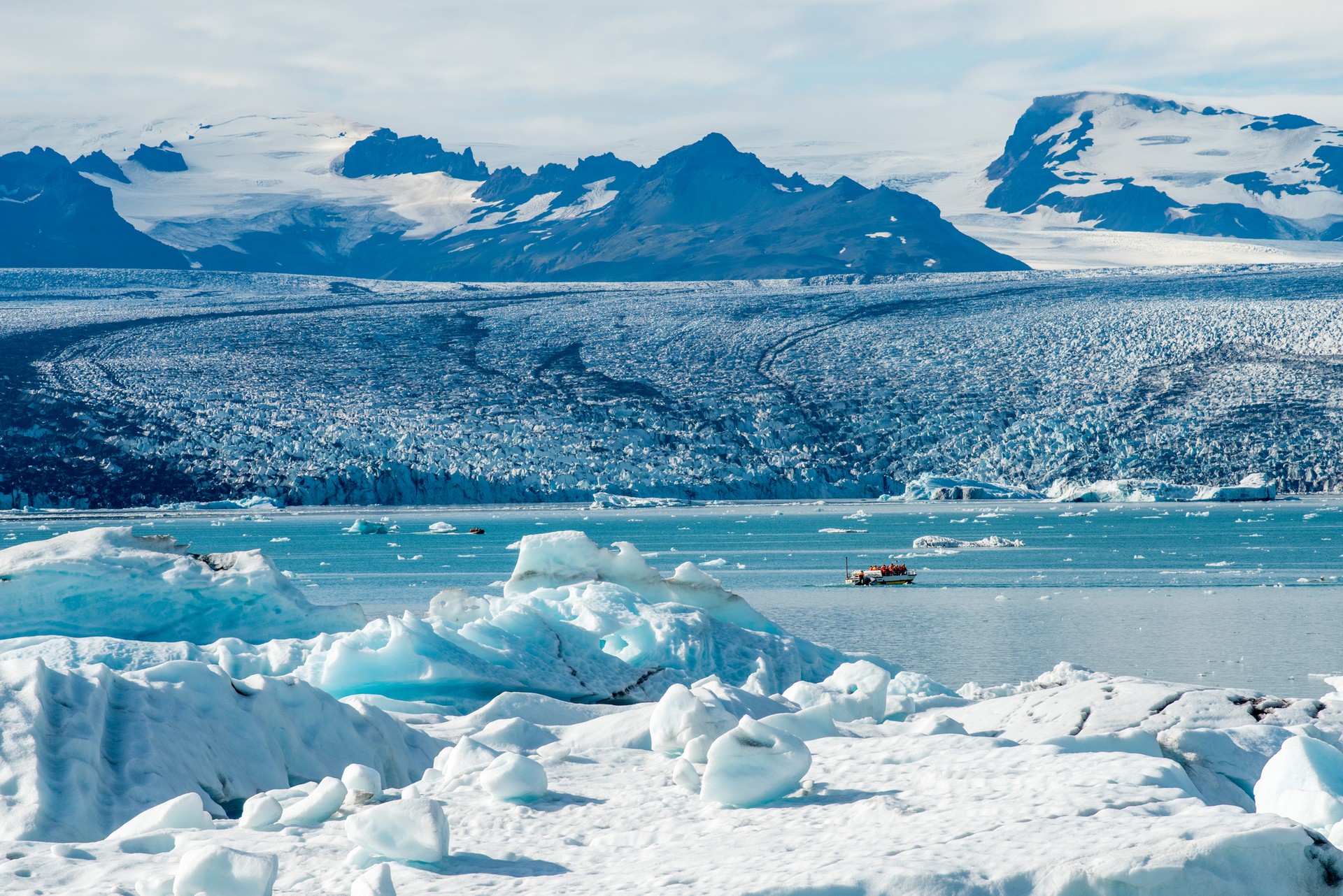 The Vatnajokull glacier is the biggest in Iceland and Europe