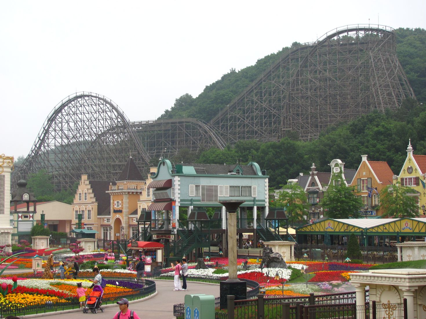 Visiting Everland Amusement Park is a must thing to do in South Korea