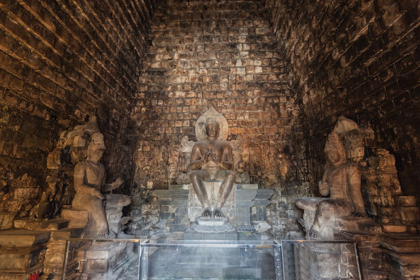 The Indonesian temple of Mendut was discovered in the 19th century.
