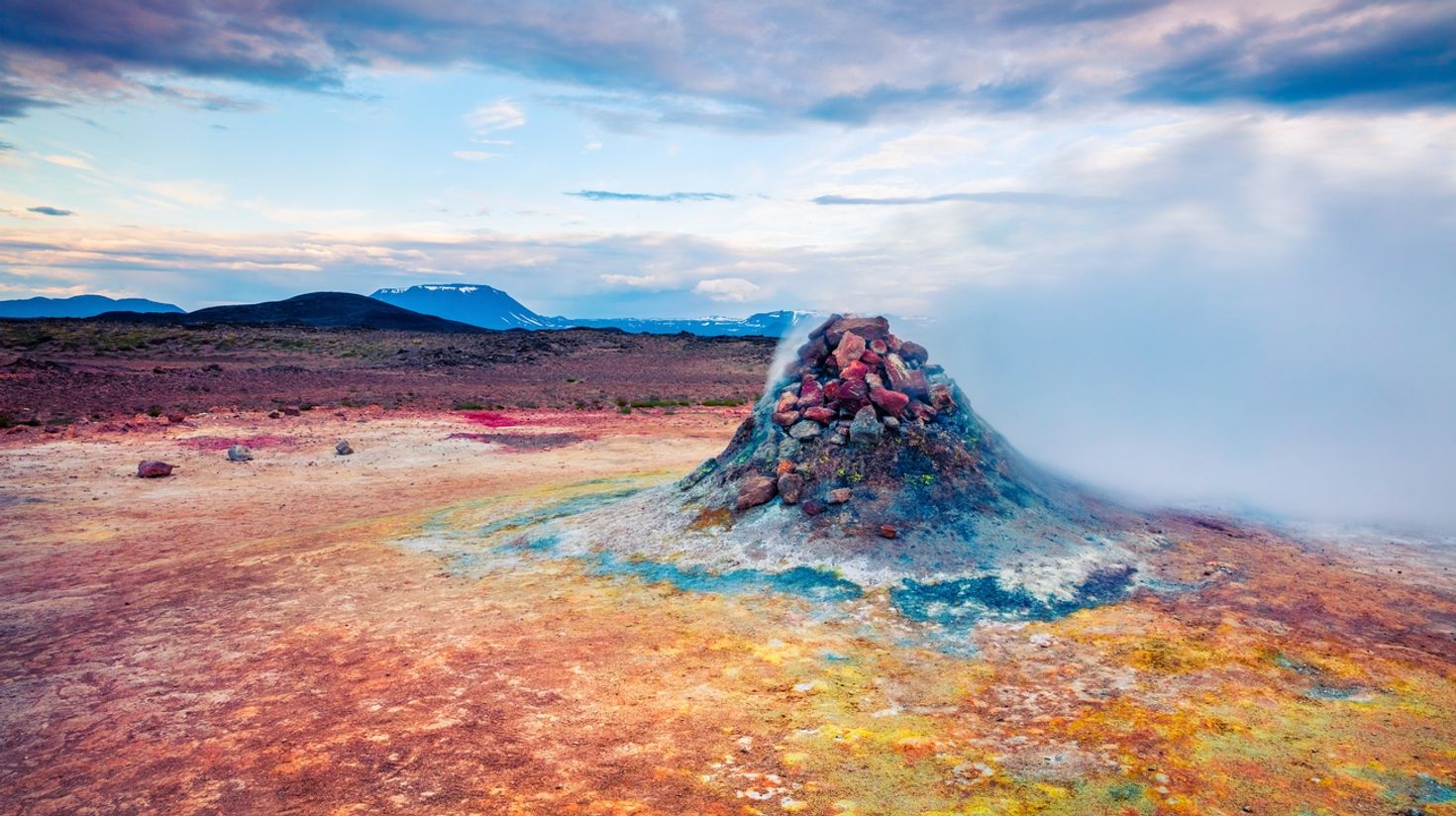 Hverarond is one of Iceland&rsquo;s largest sulphur springs