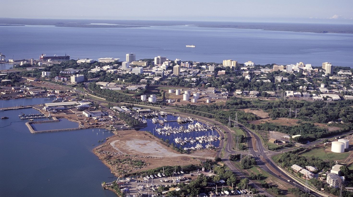 The popular Darwin harbor is a great place to end a tour in Darwin city