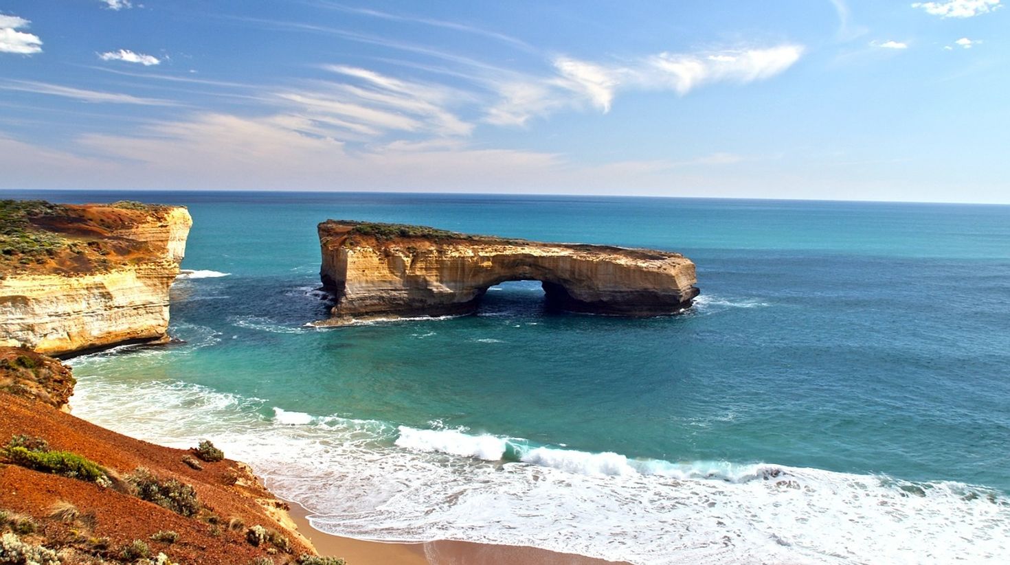 Witness other attractions on roadtrip to 12 Apostles from Melbourne.
