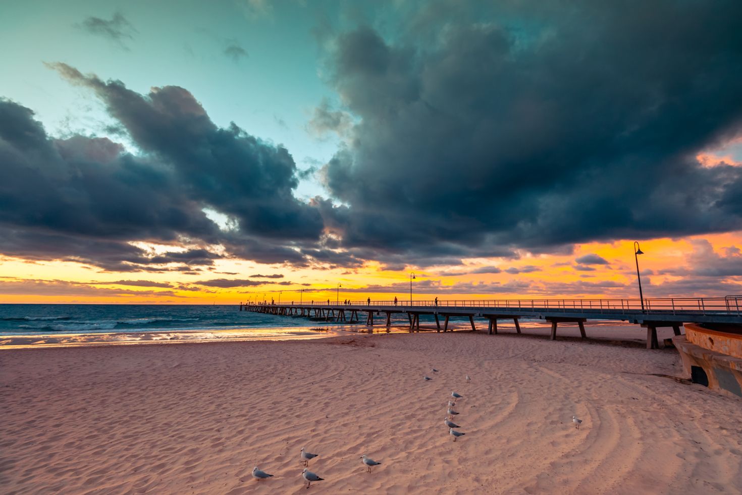 Things to do in Adelaide Glenelg beach