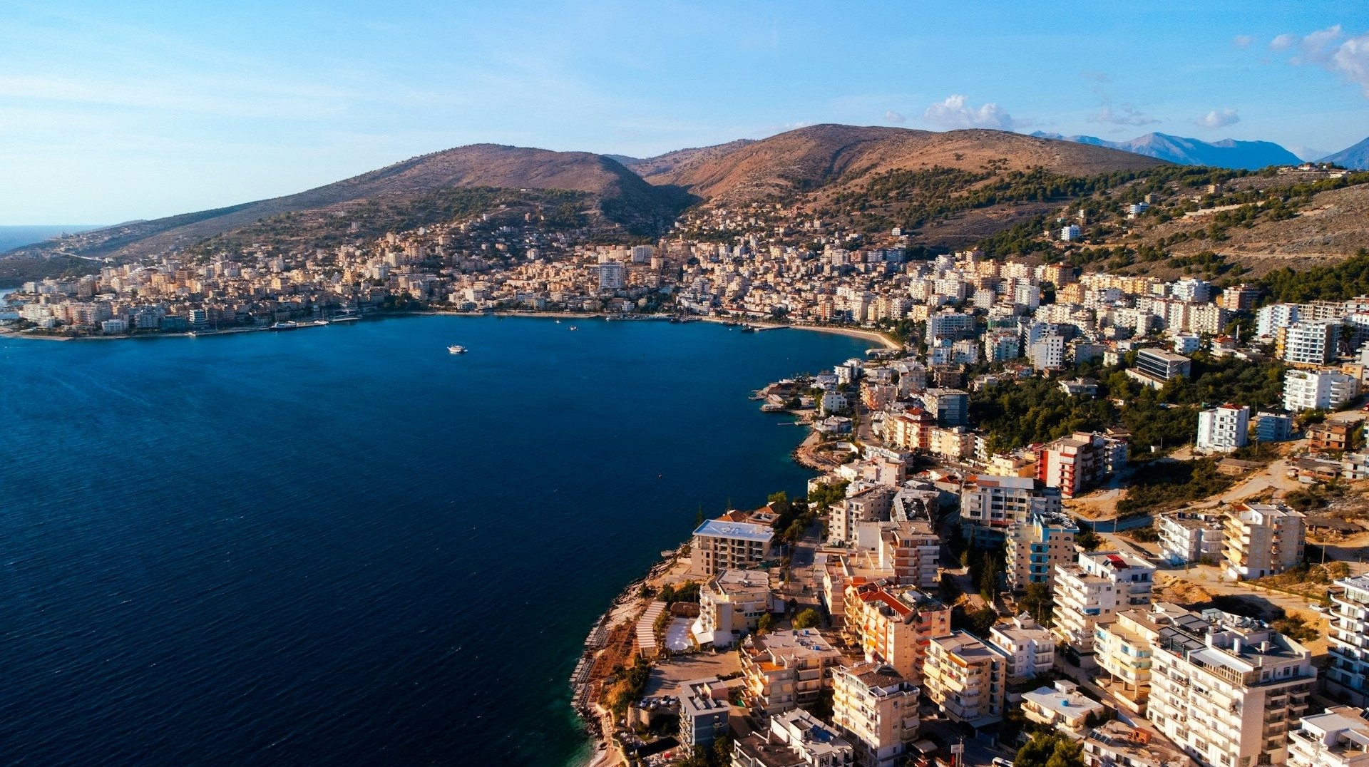 Coastal cities like Saranda on the Albanian Riviera are the main highlights of any adventure to the Balkans. Saranda in the Albanian Riviera can be explored during two weeks in Balkans