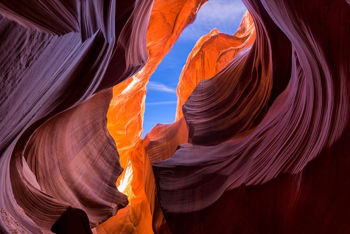 A worm's eye view of sandstone formation in the Lower Antelope Canyon. 