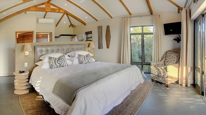 A luxury room at Garden Route Game Lodge.