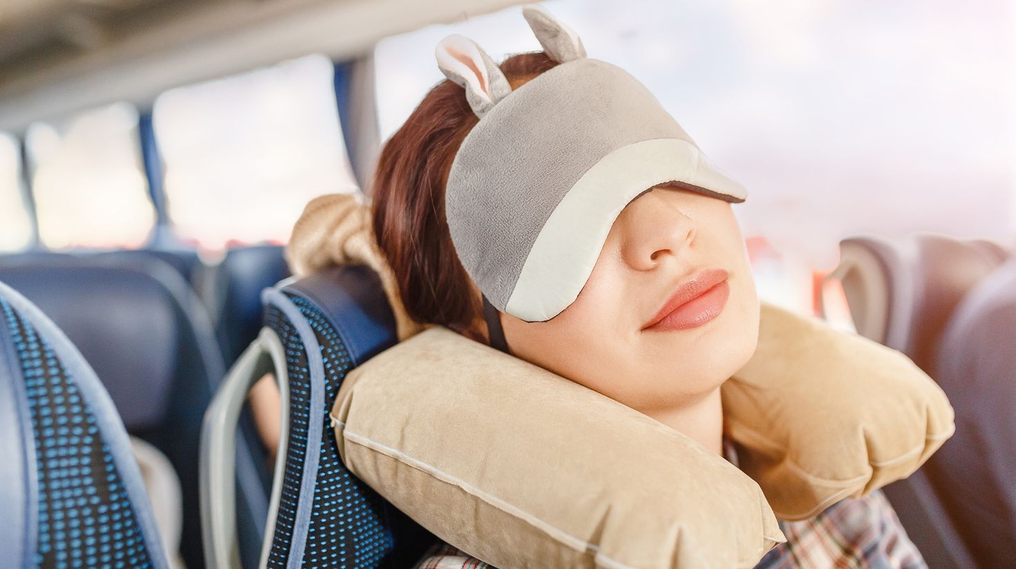 Sleeper trains and buses are a lot cheaper than airplanes