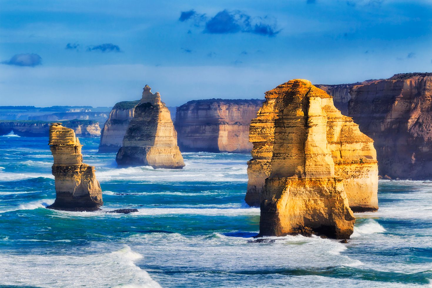 Visit the 12 Apostles on a honeymoon in Australia
