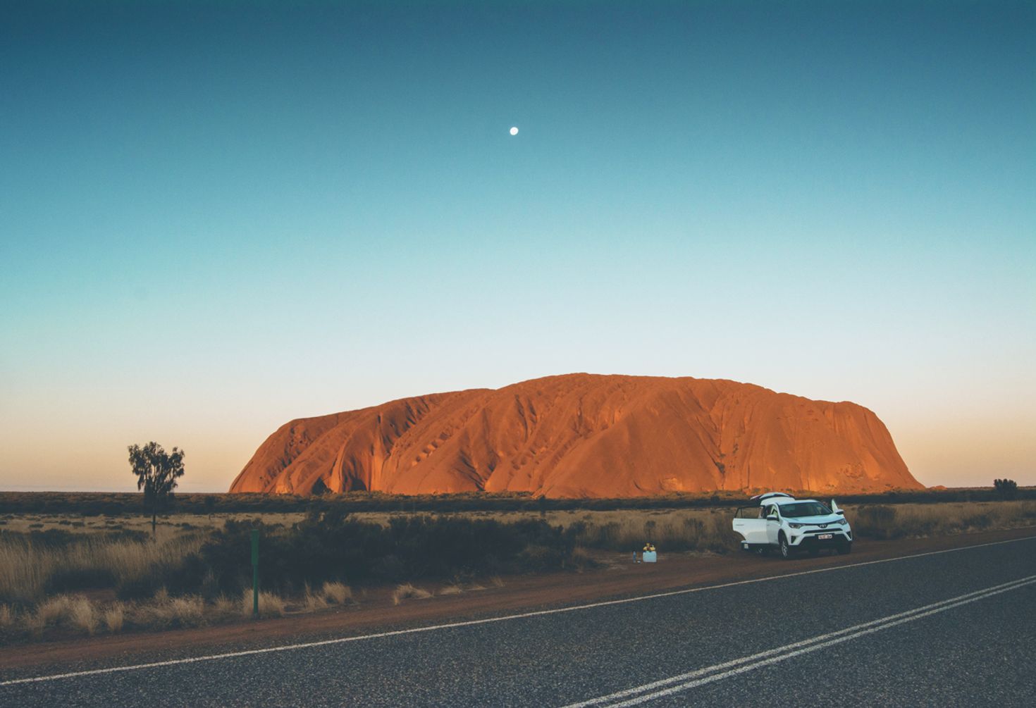 Honeymoon in Australia, visit Uluru Rock