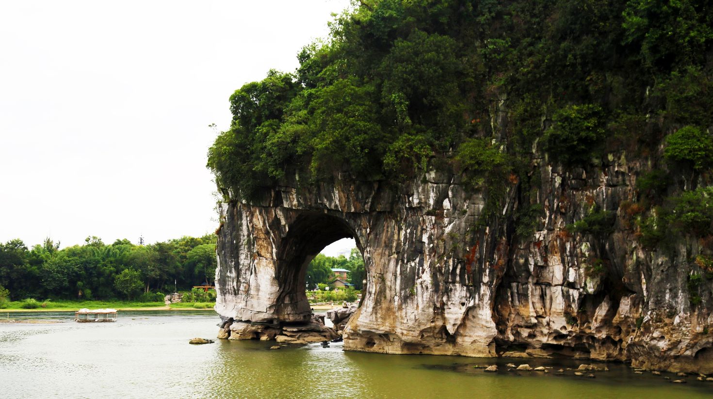 Elephant Trunk Hill is the main attraction you see during Li River Cruise