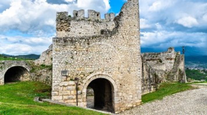 The ruins of Berat Castle in Albania can be visited during a 5-day trip