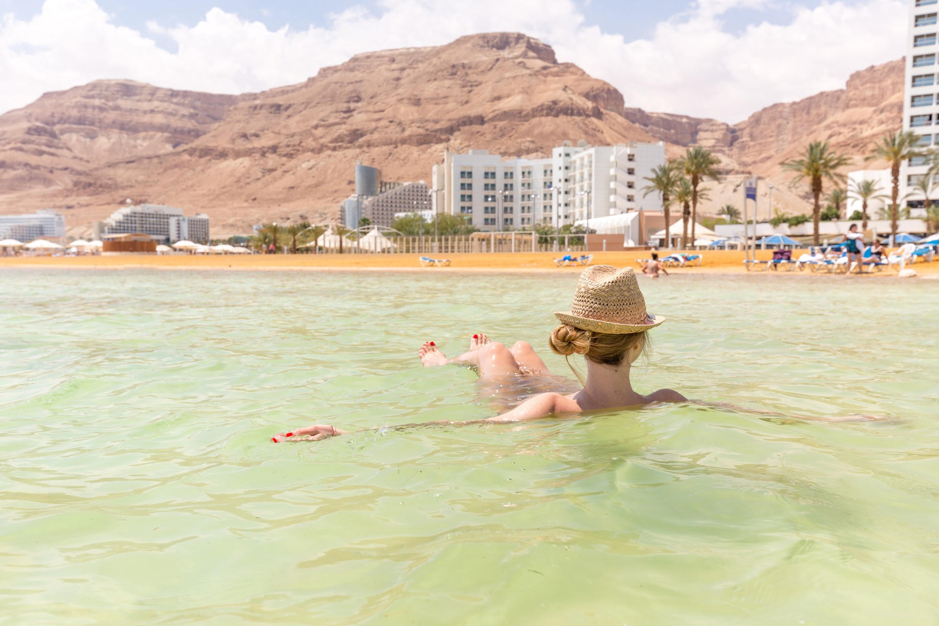 Be mesmerized by the scenic beauty as you head from Amman to Dead Sea.