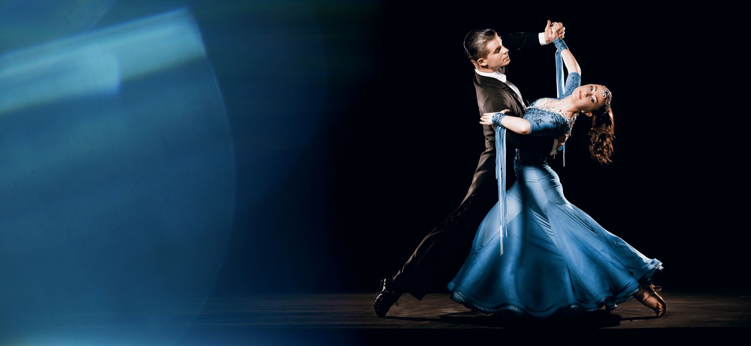 Couple performing Tango dance in Buenos Aires.