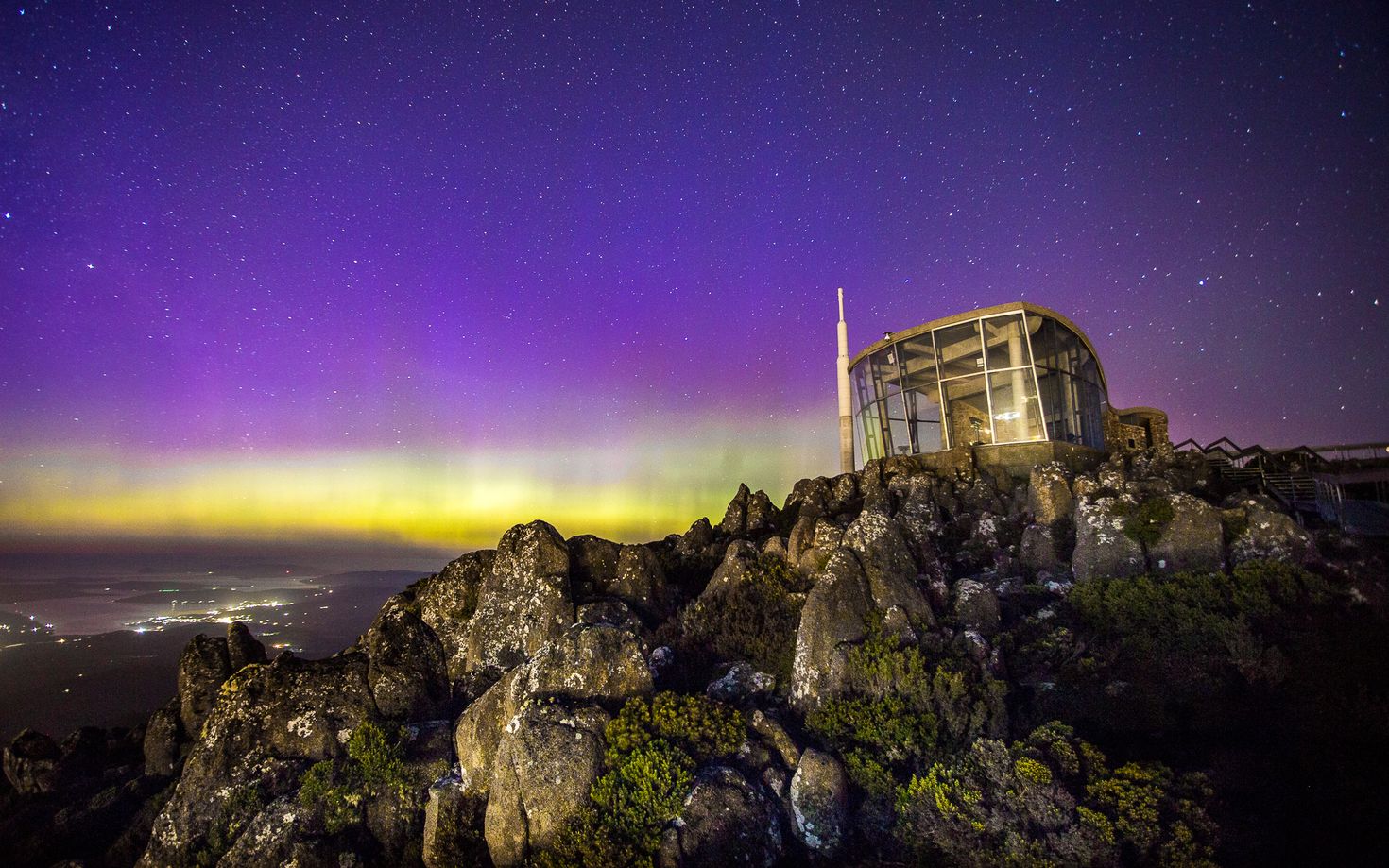 aurora australis southern lights hobart