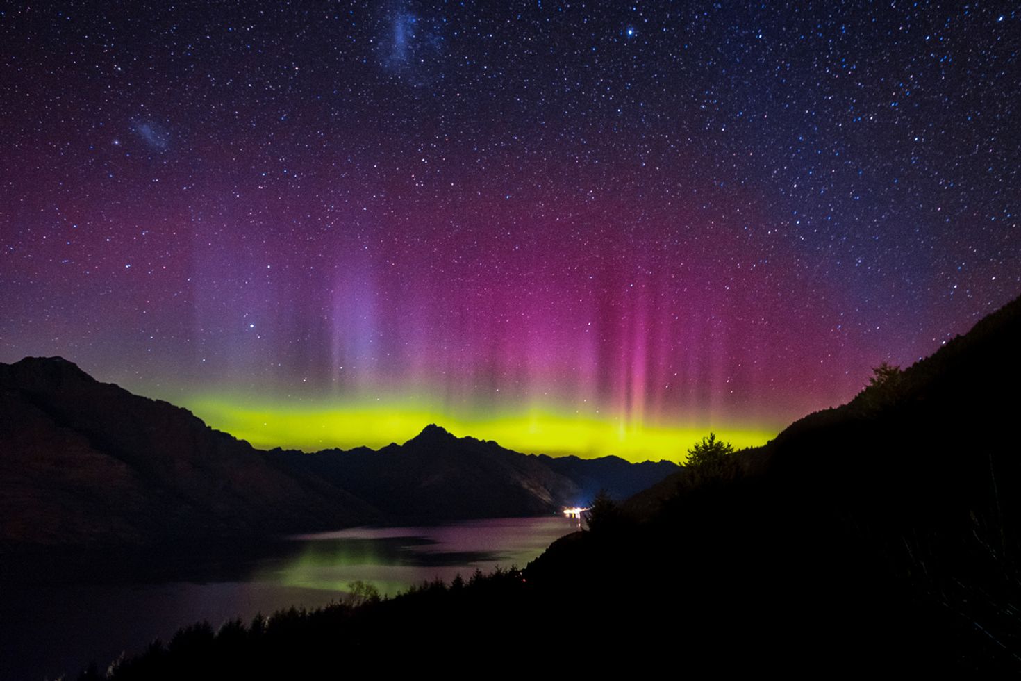 Aurora australis southern lights new zealand