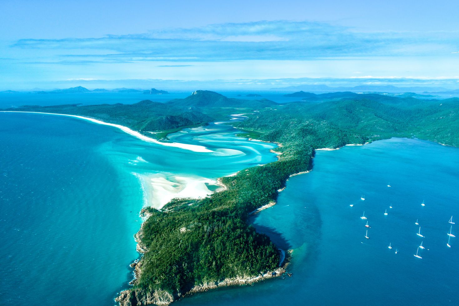 Hill inlet at Whitsunday island, off Airlie beach in tropical Queensland
