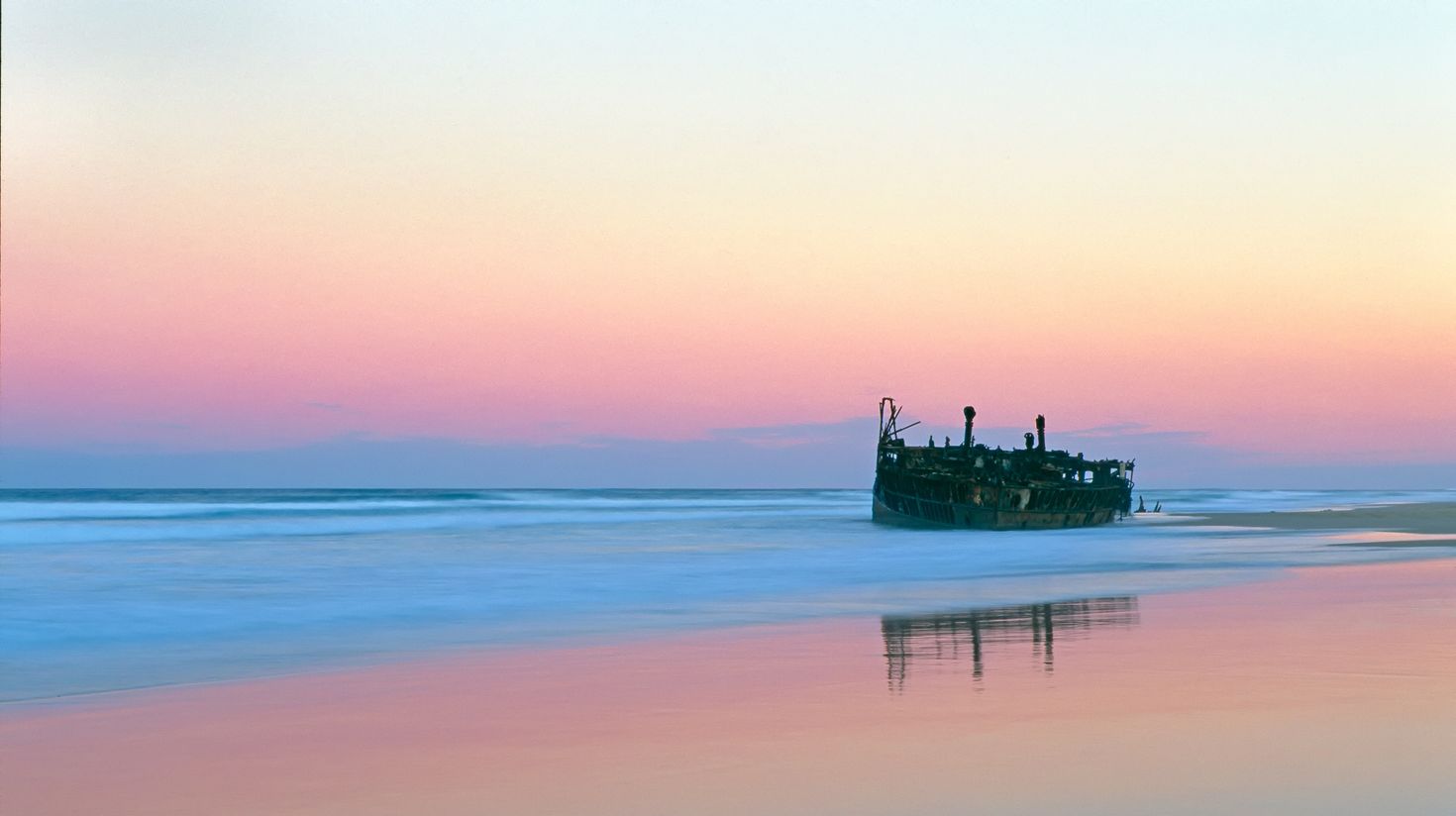 Sunrise at the Maheno Shipwreck on Fraser Island