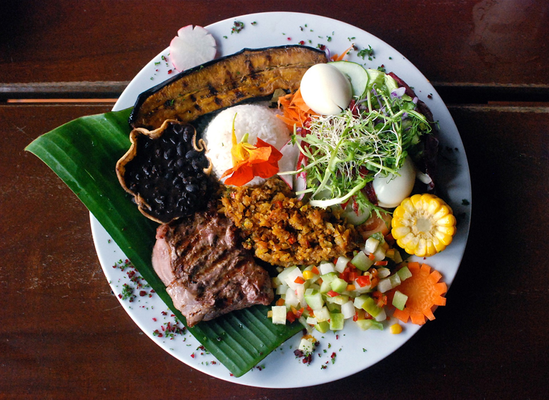 Casado is a hearty meal consisting of the best ingredients Costa Rica has to offer. This hearty Costa Rican food is a marriage of the best ingredients of the country.