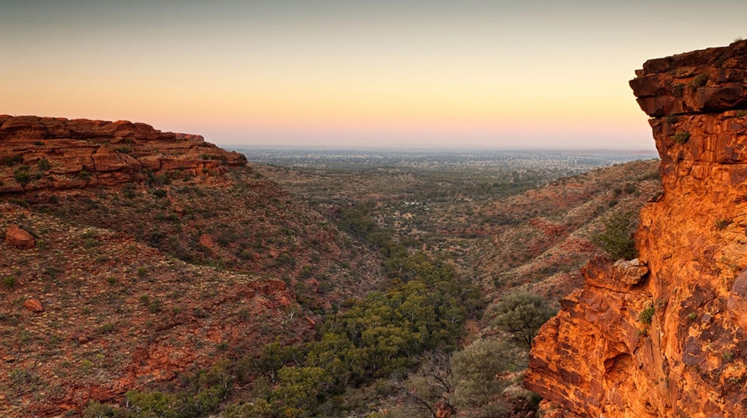 Kings Canyon is a great destination to experience the Australian outback