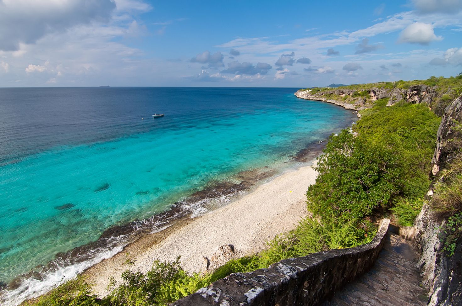The Bonaire provides a lot of best dive sites in its protected sea waters.