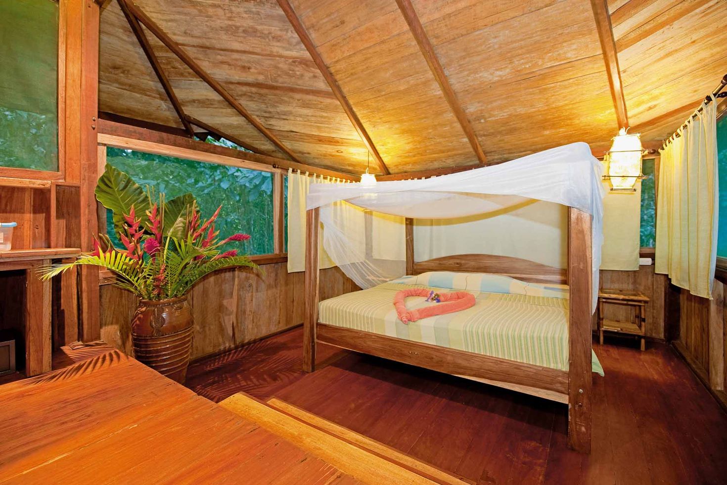 Eco lodges in Costa Rica Tree House Lodge