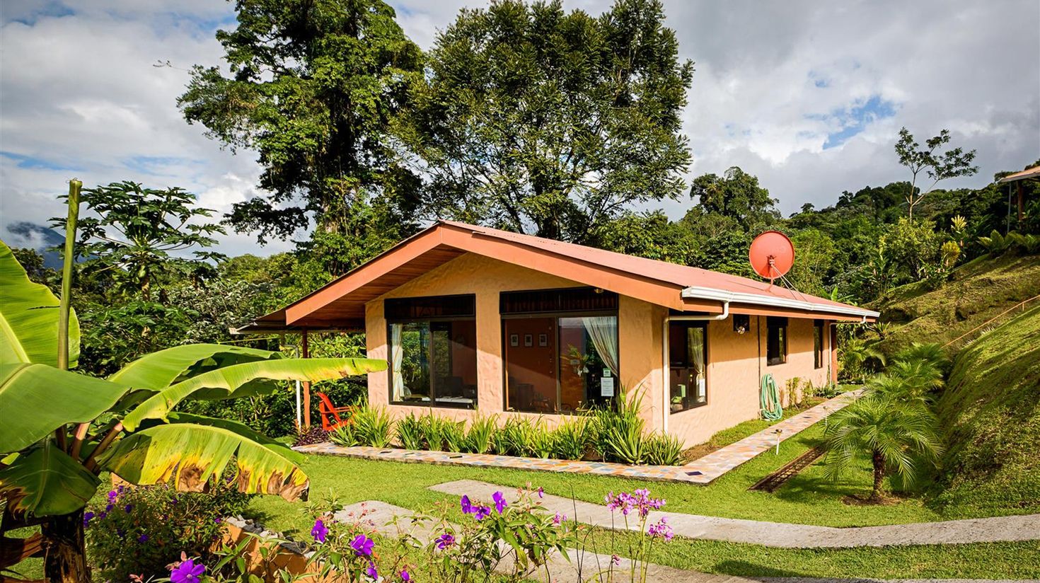 The Encantada Hotel in Arenal has separate guest houses.