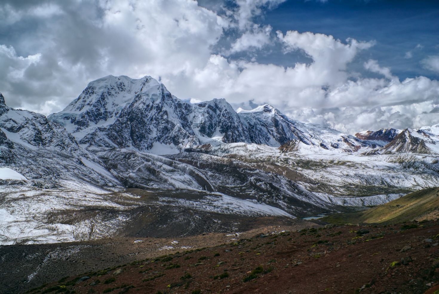 Ausangate trek takes in a diverse landscape of the Ausangate mountain range