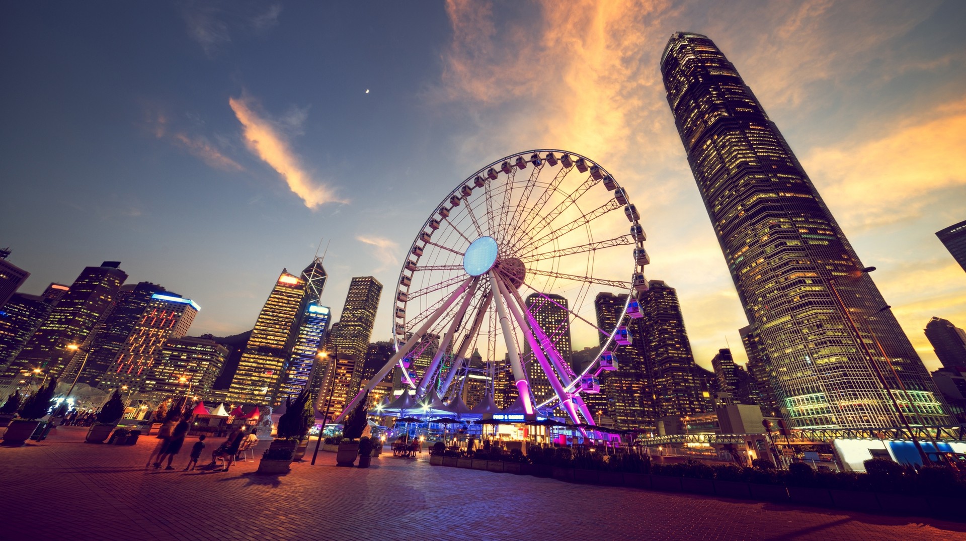 The Hong Kong Observation Wheel, Best time to visit Hong Kong.